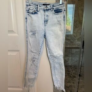 Flying Monkey Light Wash Ripped Skinny Jeans 👖